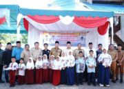 Bantuan Seragam Sekolah Motivasi Siswa Raih Prestasi