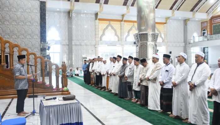 Wali Kota Langsa Kukuhkan Pengurus Masjid Agung Darul Falah