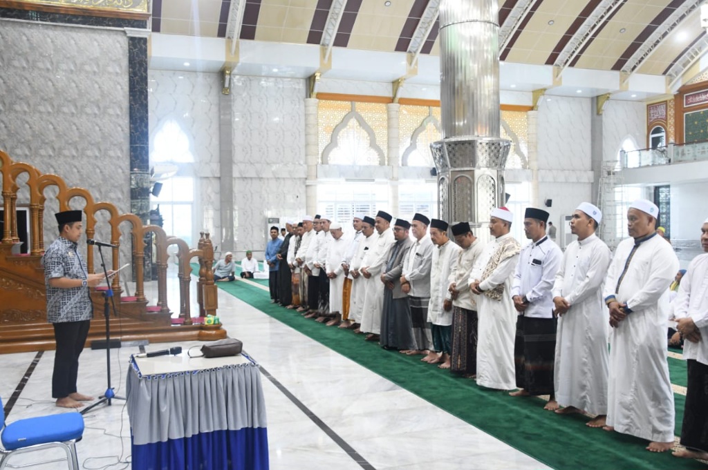 Wali Kota Langsa Kukuhkan Pengurus Masjid Agung Darul Falah