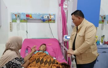 Dahnil Ginting Bantu Anak Yatim Piatu Berobat Di RS Amri Tambunan
