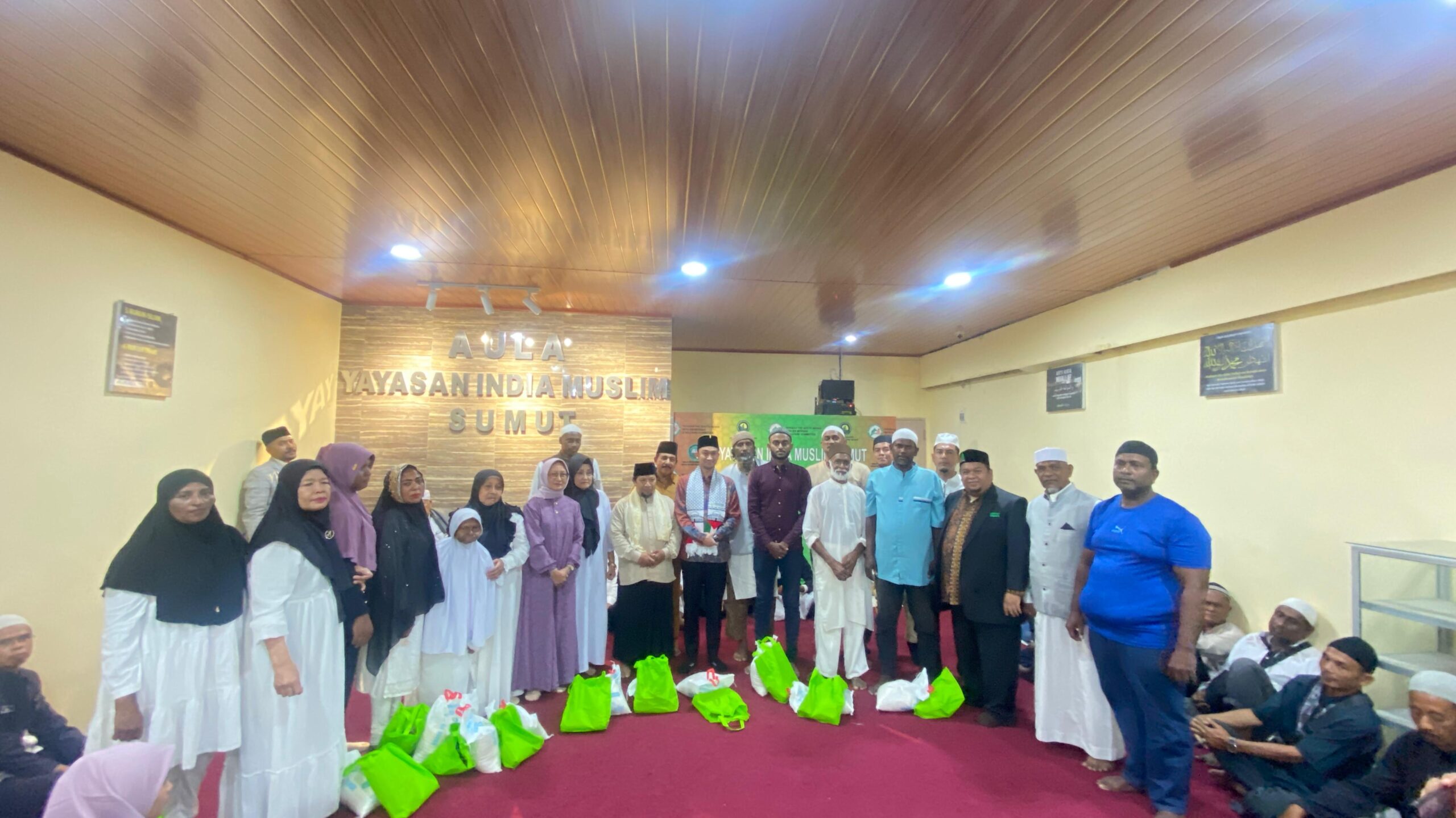 Dompet Dhuafa Salurkan Santunan untuk 120 Mualaf di Masjid Jamik Kebun Bunga Medan