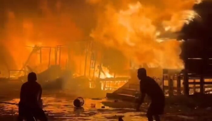 Kebakaran Hebat Di Samosir, 8 Rumah Ludes