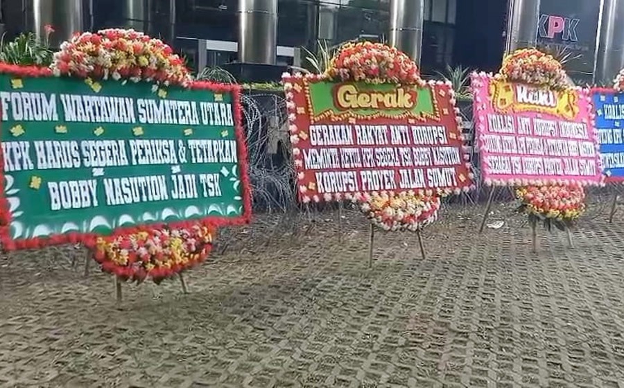 Karangan Bunga Penuhi Gedung KPK, Minta Bobby Nasution Diperiksa Dan Ditetapkan Sebagai Tersangka