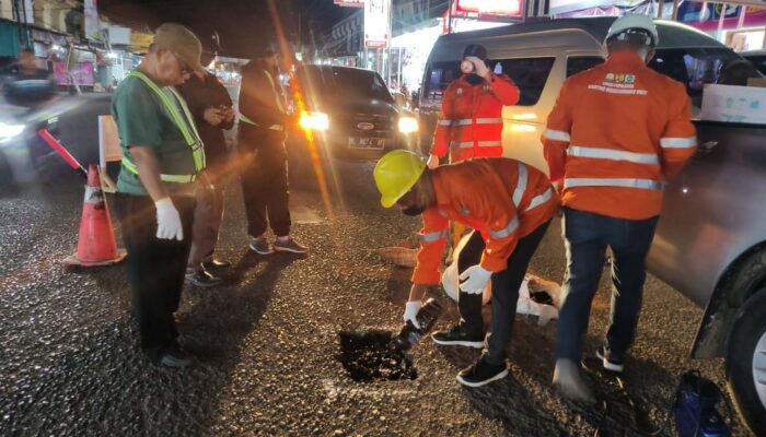 Dinas PUPR Aceh Patching Ruas Jalan Keutapang Dua – Mata Ie