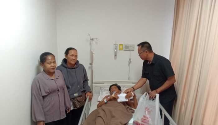 Ricky Berikan Bantuan Dan Doakan Remaja Korban Gigitan Monyet Liar Cepat Sembuh