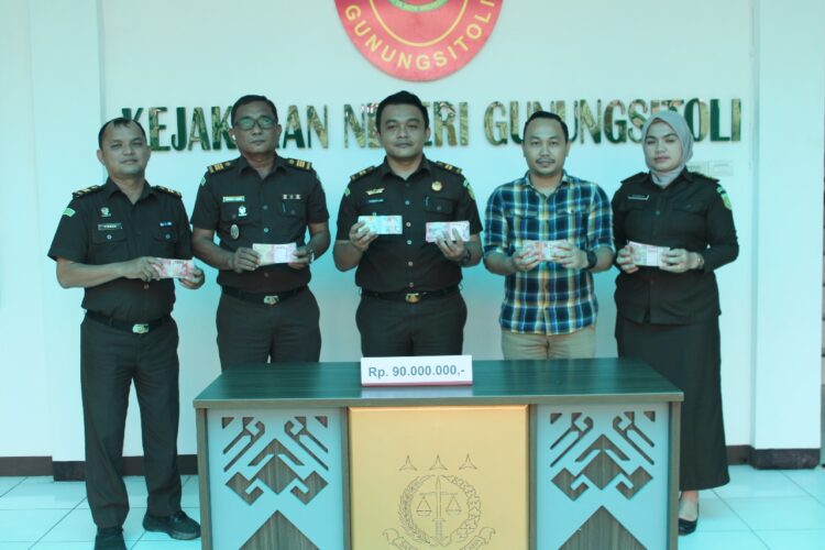 Tersangka Korupsi Mantan Kadis Parbud Nisut Kembalikan Rp90 Juta Ke Jaksa Penyidik