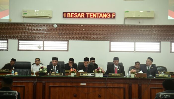 Pemkab Aceh Besar Terima Pemandangan Umum Fraksi DPRK Tentang Raqan APBK-P 2025