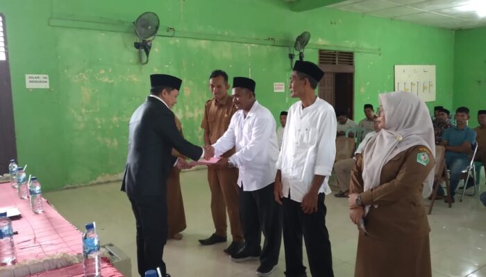 Camat Kembang Tanjong Lantik Dua Imum Mukim