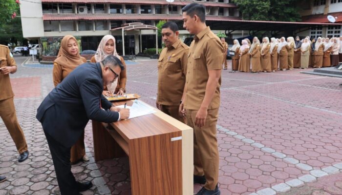 Serah Terima Jabatan Administrator Dan Pengawas Di Dinas PUPR Aceh