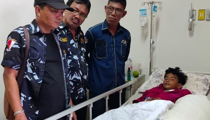 Ketua  AMPI Langkat Jenguk Farel Korban Monyet Liar 