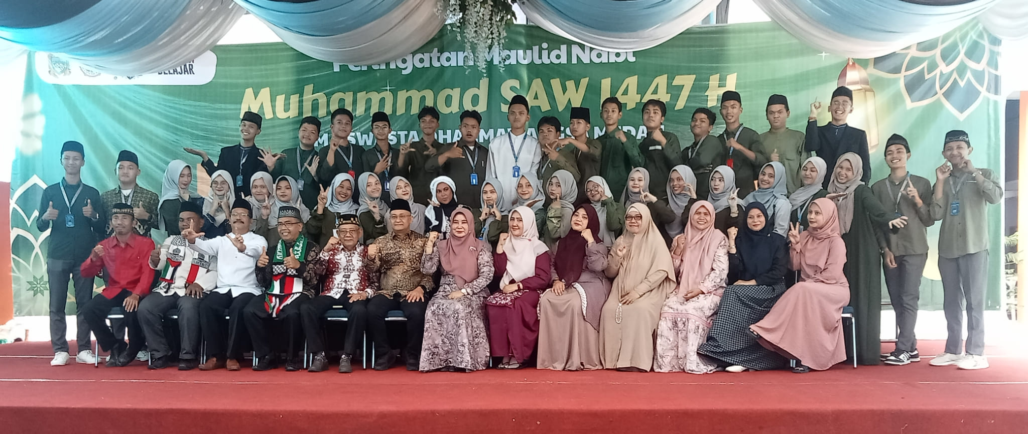 Semangat Keislaman Warnai Peringatan Maulid Di SMA Dharmawangsa Medan