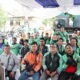 Para pengemudi ojek online sedang menunggu giliran untuk mengikuti kegiatan pemeriksaan mata gratis yang digelar Bank Mestika berkolaborasi dengan Museum Perkebunan Indonesia dan Optik Krakatau Mas.