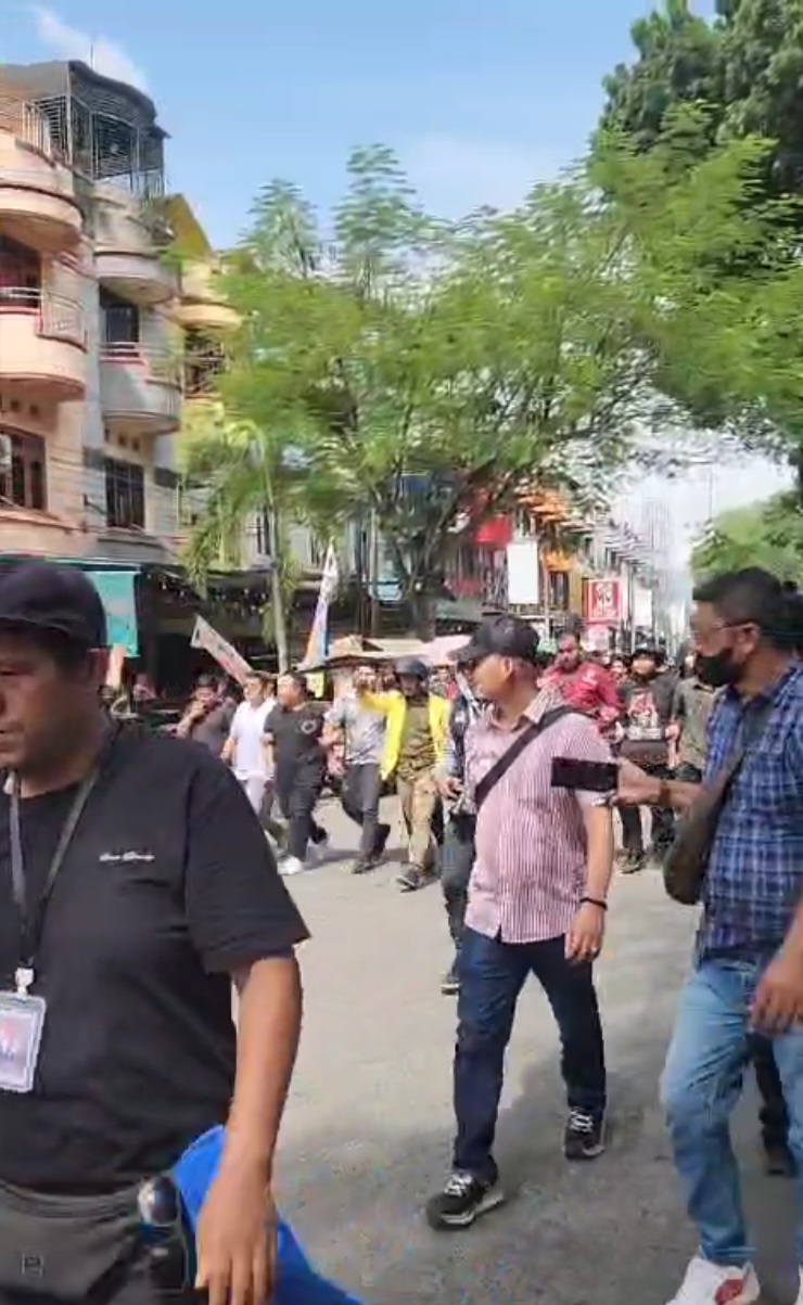 Gelombang Massa Bergerak Ke DPRD Dan Polresta Binjai Hingga Jalan Macet Total