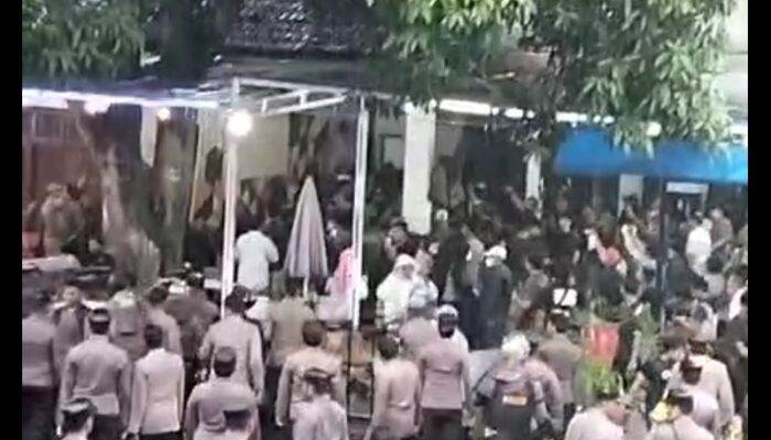Demo Di DPRD Binjai Sempat Ricuh