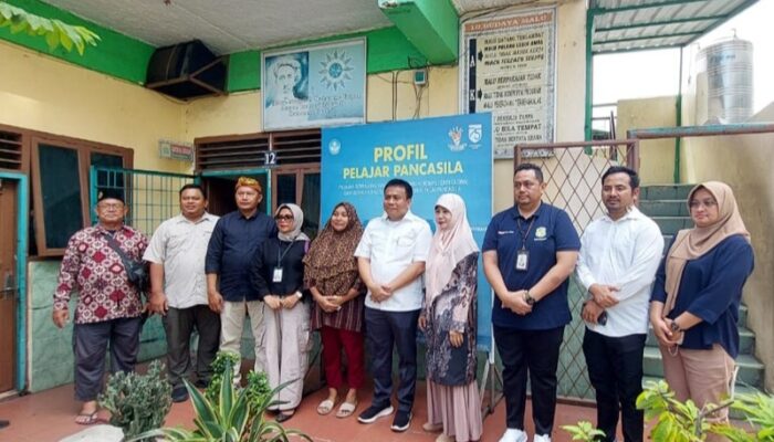 Wakil Ketua DPRD Medan Bantu Biaya Pendidikan Siswa Hingga Tamat SD