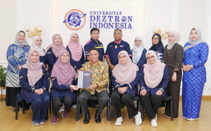 Universitas Teknologi MARA Malaysia Kunjungi Universitas Deztron Indonesia, Perkuat Kolaborasi