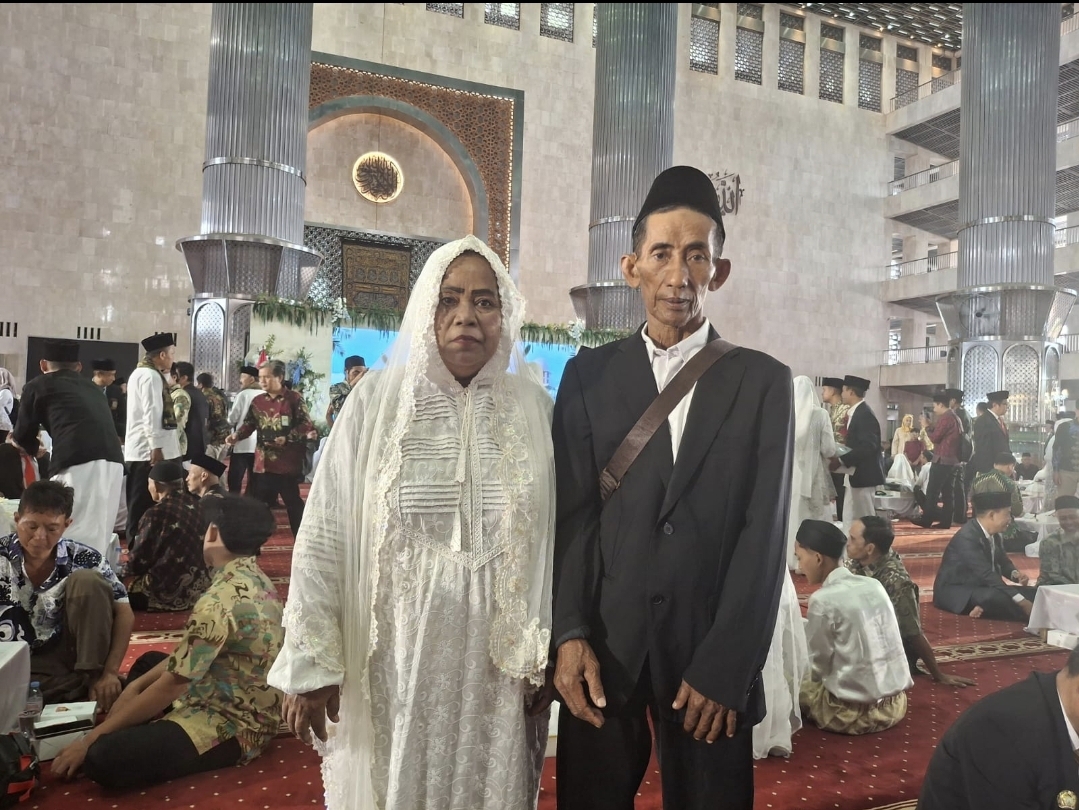 Cinta di Usia Senja, Pesan dari Pasangan Tertua Nikah Massal Kemenag