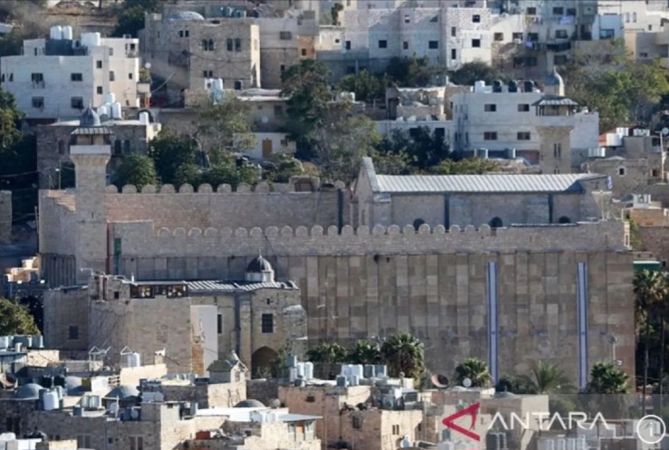 Dalam Pengawasan Israel, Ribuan Warga Palestina Rayakan Maulid Nabi Di Hebron