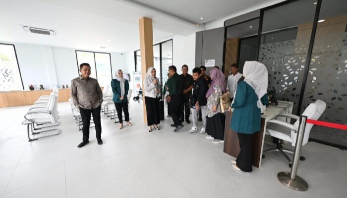 Rektor Resmikan Student Service Center USU