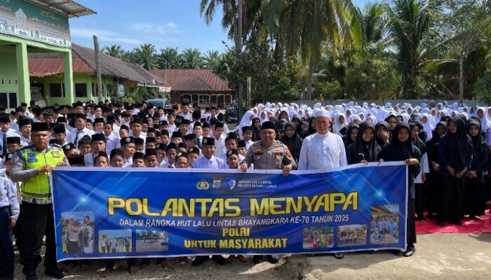 Kasat Lantas Polres Padang Lawas Imbau Santri Pesantren Tertib Berlalulintas