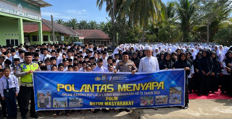 Kasat Lantas Polres Padang Lawas Imbau Santri Pesantren Tertib Berlalulintas