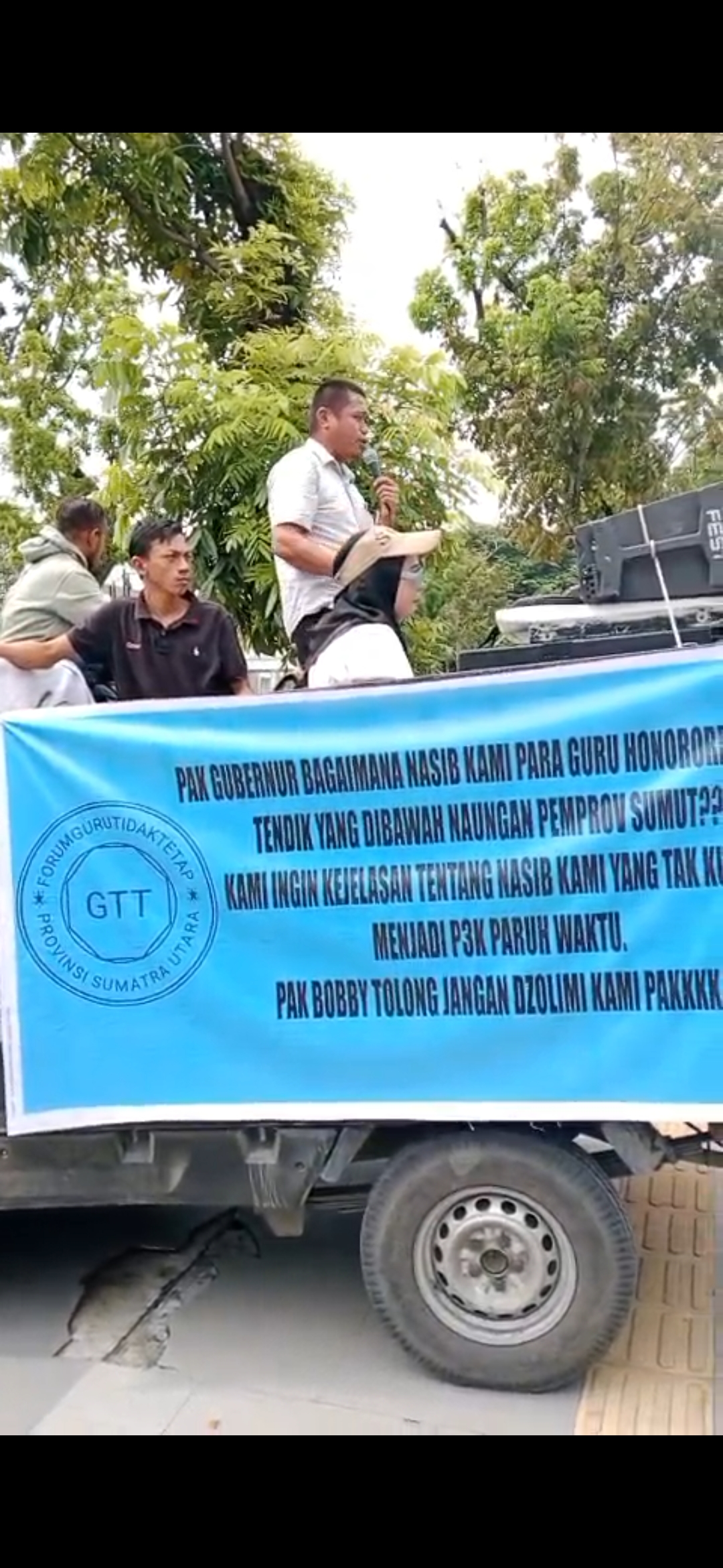 Guru Honorer Di Sumut Aksi Di Kantor Gubernur, Minta Bobby Tak Tutup Telinga