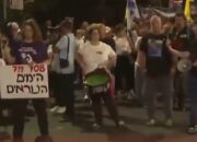 Massa Kepung Rumah Netanyahu