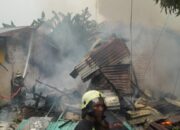 Tertidur, Rumah Di Jl. Penguin XVI Ludes Terbakar