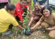 PT Dairi Prima Mineral Berikan Pelatihan Budidaya Durian Dan Bantuan Bibit Untuk Petani Dairi