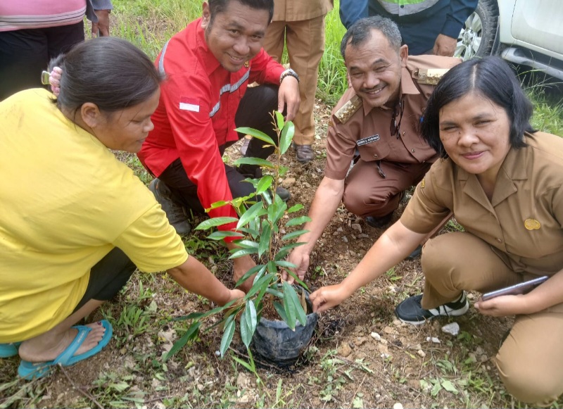 PT Dairi Prima Mineral Berikan Pelatihan Budidaya Durian Dan Bantuan Bibit Untuk Petani Dairi