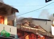 Bentrok Warga Diwarnai Pelemparan Molotov, Sejumlah Rumah Terbakar