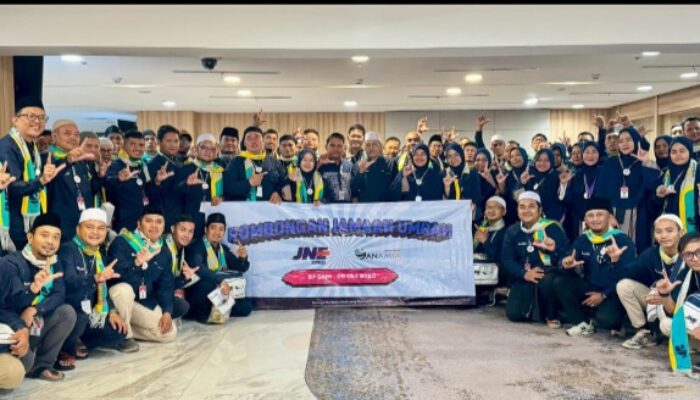 JNE Berangkatkan 1.643 Karyawan Ibadah Umrah