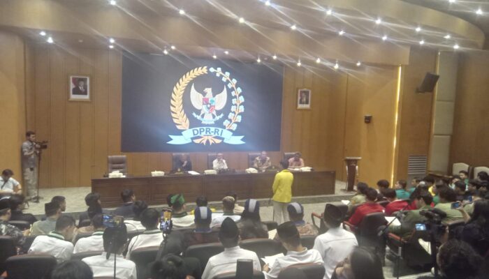 Terima Perwakilan Organisasi Kemahasiswaan, Pimpinan DPR Dialog Dan Dengarkan Aspirasi