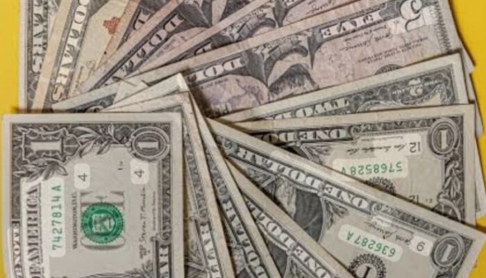 Himbara Sepakat Naikkan Bunga Deposito Dolar AS Jadi 4 Persen