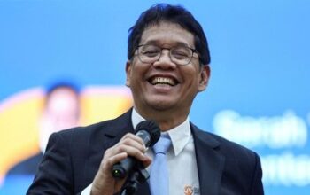 Menkeu Purbaya Yudhi Sadewa meyakini defisit APBN tak akan melebar meskipun pemerintah menggelontorkan anggaran untuk stimulus ekonomi tahun ini dan tahun depan. (REUTERS/Willy Kurniawan).