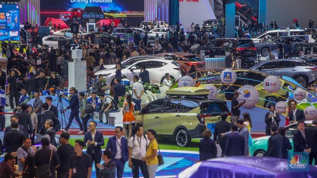 Pembelian Mobil Baru Menurun, Pembiayaan Multifinance Melambat