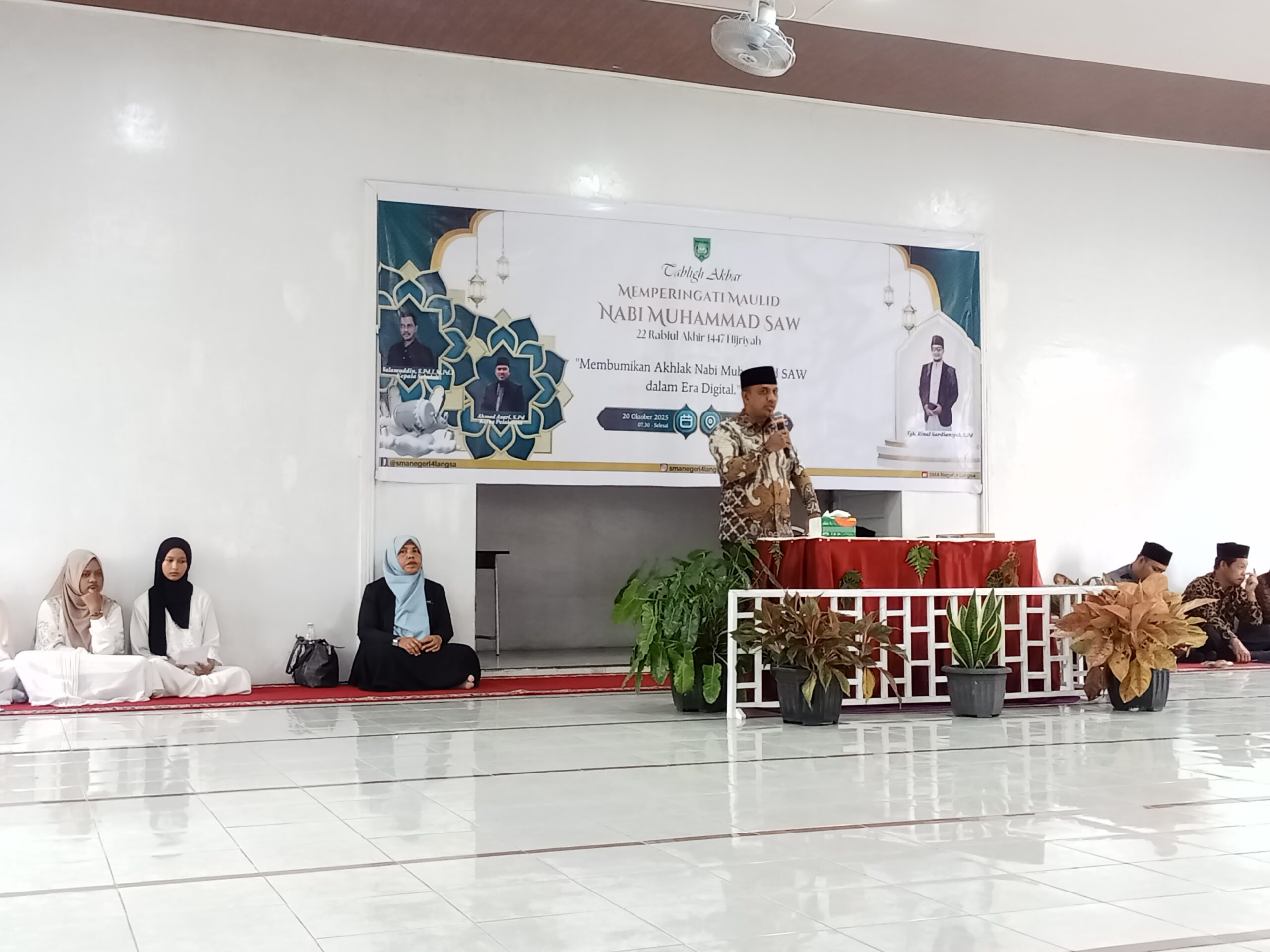 SMA Negeri 4 Langsa Gelar Peringatan Maulid Nabi Muhammad SAW dan Santunan Anak Yatim