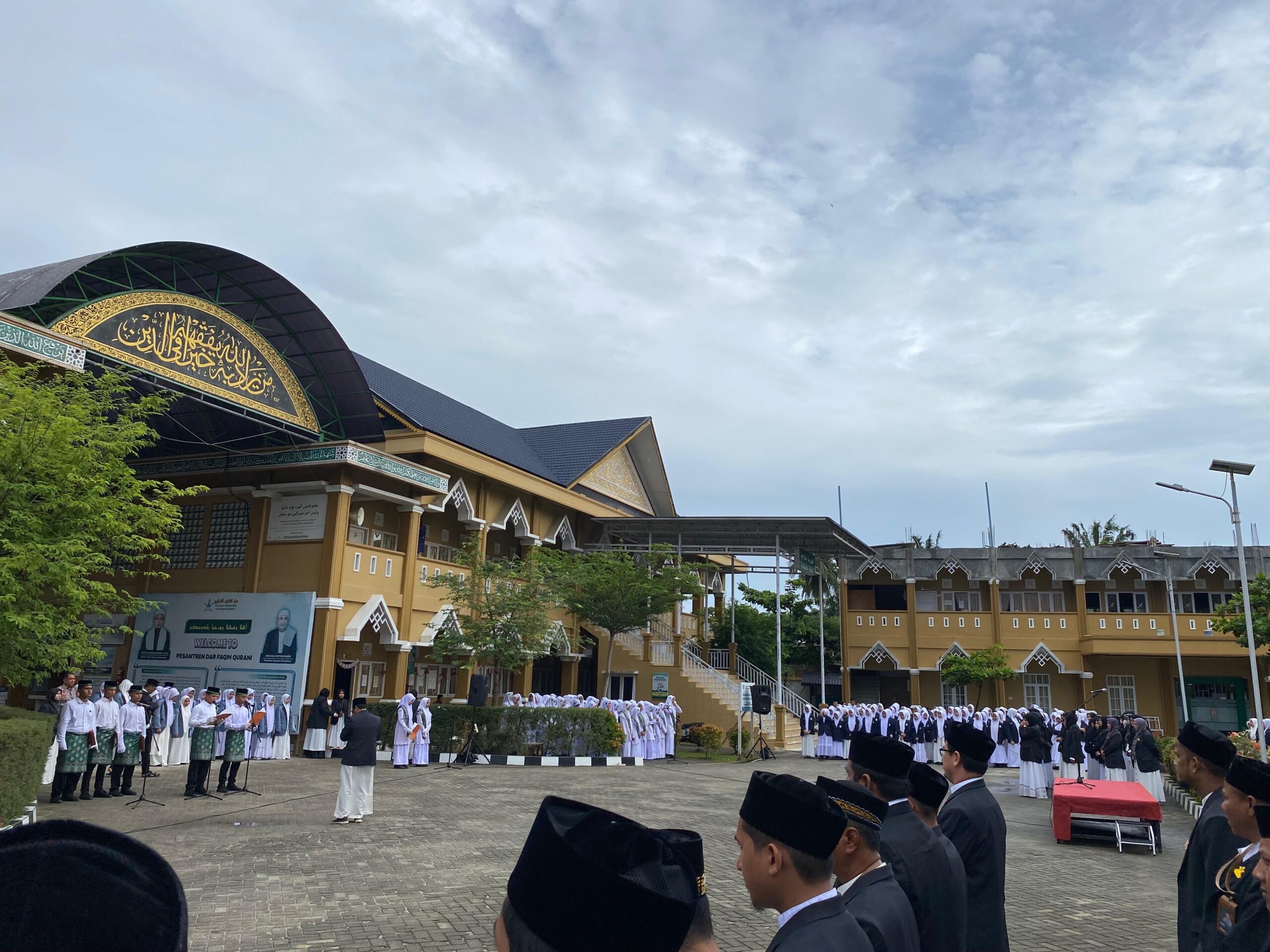 Pesantren Darfaqih Qur’ani Aceh Timur Peringati Hari Santri dengan Upacara dan Refleksi “5 Makna Seorang Santri”