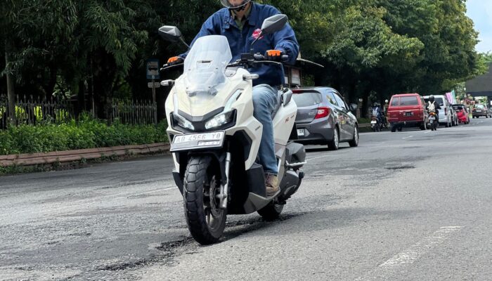 Tips #Cari_Aman Hindari Jalan Berlubang