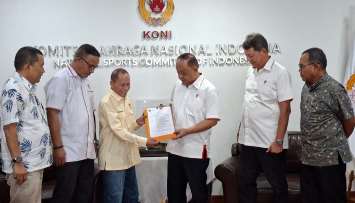 Marciano Serahkan SK KONI Aceh 2025–2029