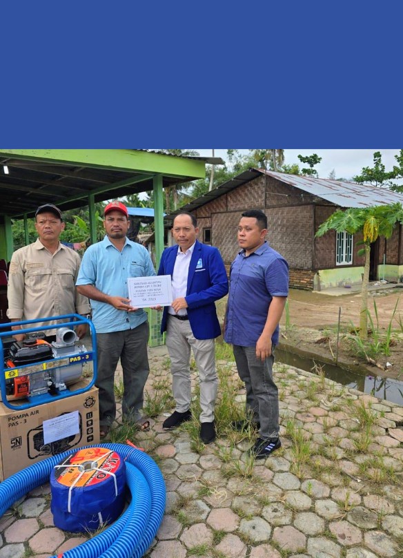 Irwanto Serahkan 10 Unit Pompa Air Untuk Petani Sergai