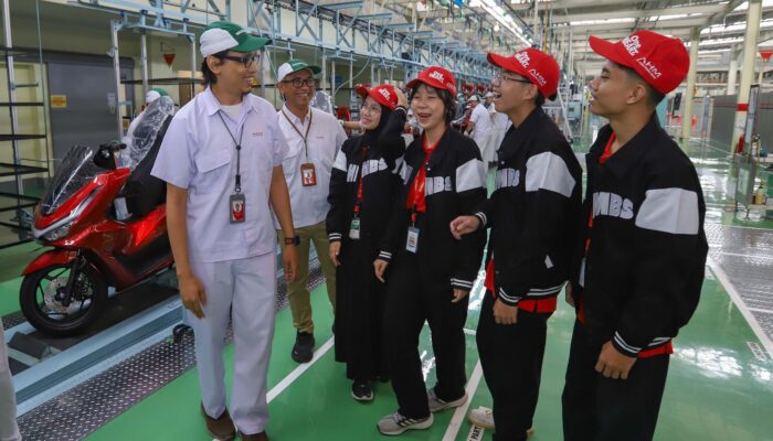 Gen Z Beraksi, Kreativitas Muda Guncang AHM Best Student 2025
