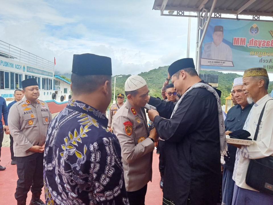 Kapolda Aceh Kunjungi Abu Dayah Manyang Puskiyai Aceh