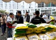 Bantu Pemerintah Stabilkan Harga, Barisan Bobby Nasution Indonesia Lepas 5 Ton Beras Murah