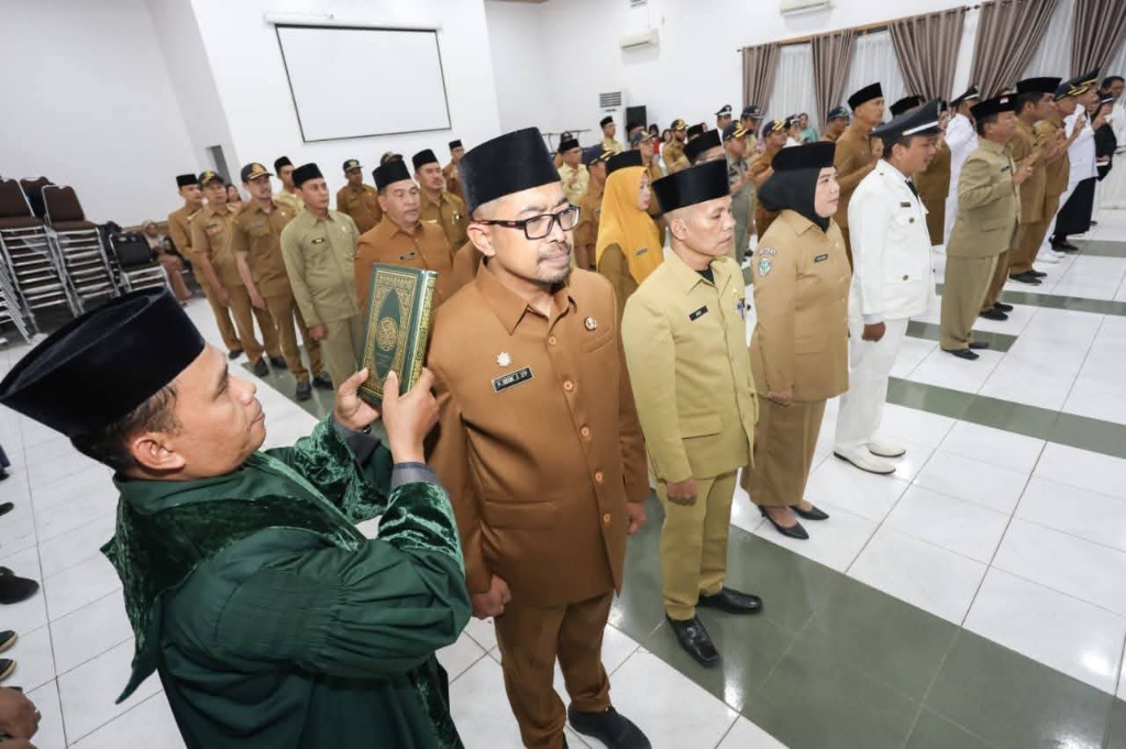 Sekda Lantik 51 Pejabat Administrator Dan Pengawas Pemko Pematangsiantar