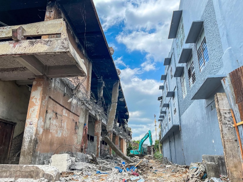 Gedung IV Pasar Horas Pematangsiantar Mulai Dirobohkan