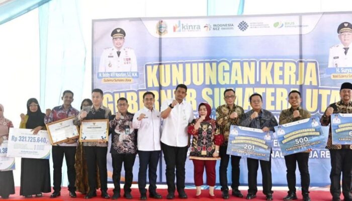 Pekerja Rentan Sumut Terima Kartu BPJS Ketenagakerjaan