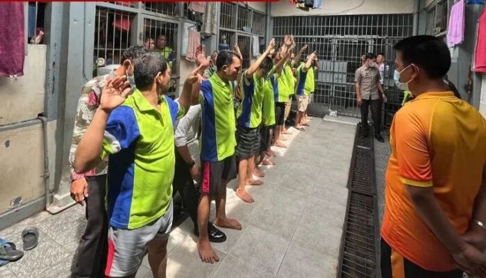 Razia Gabungan Polres Palas Dan Rutan Sibuhuan Sita Barang Terlarang