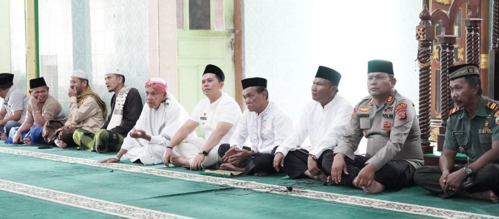 Bupati Padanglawas Jaring Aspirasi Lewat Jumat Berkah