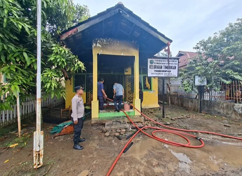 Kantor Lurah Timbangan Padangsidimpuan Ludes Terbakar